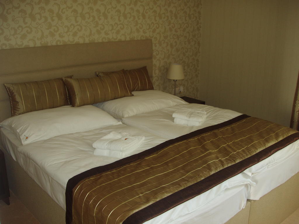 Hotel Predium Vrable Ruang foto