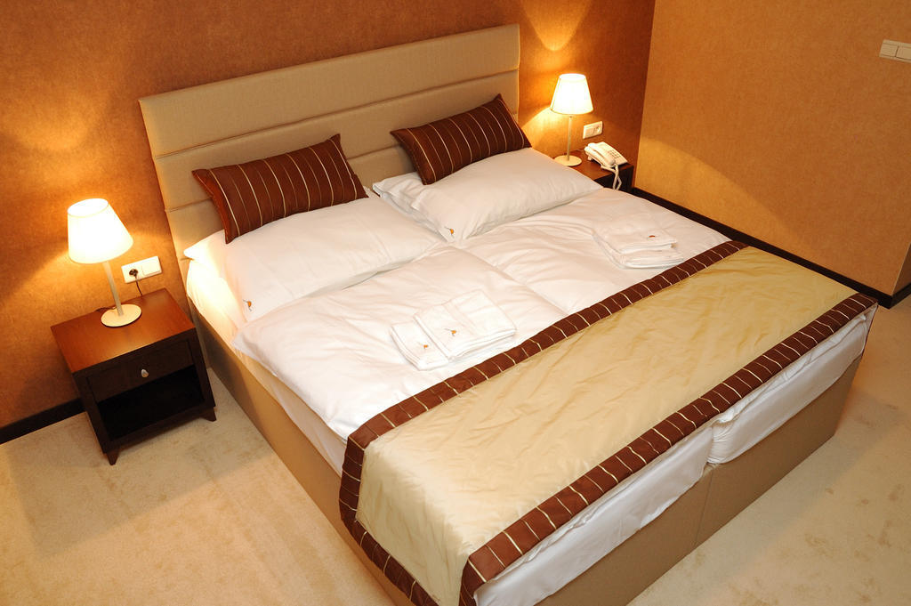 Hotel Predium Vrable Ruang foto
