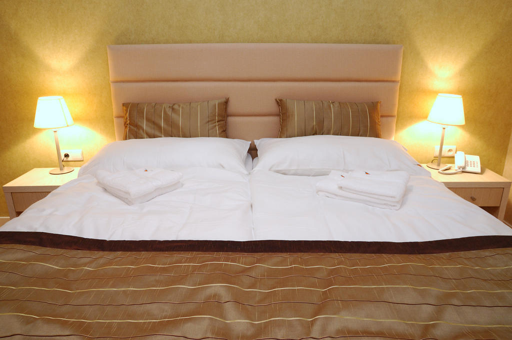 Hotel Predium Vrable Ruang foto